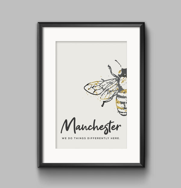 Grey Watercolour Manchester Bee Print Photo #2 With 'We Do Things Differently' - HD Manchester